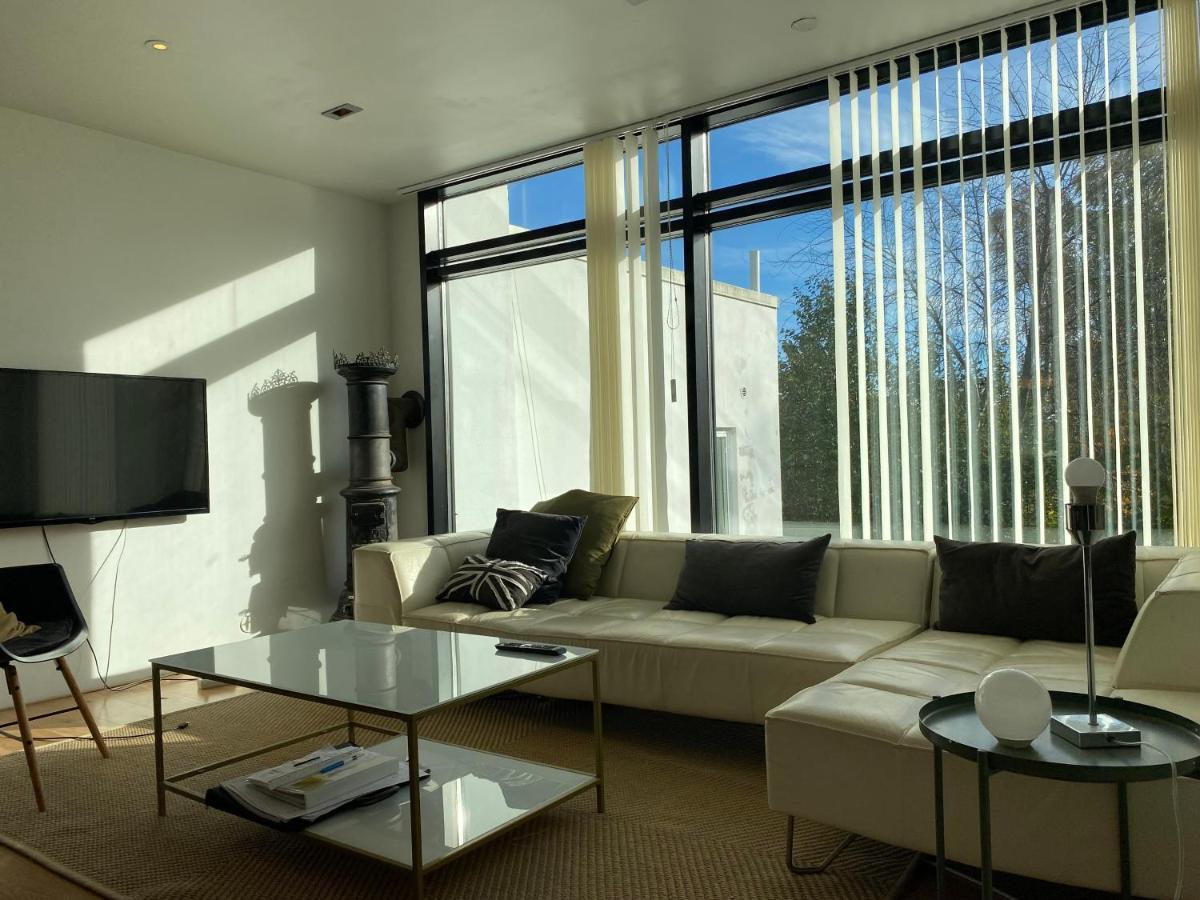Exclusive 2 Level Etage Next To Arlanda-city Metro Lägenhet *